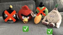 2 Bonecos peluches (NOVOS) - 1 Angry Bird e 1 Cebola