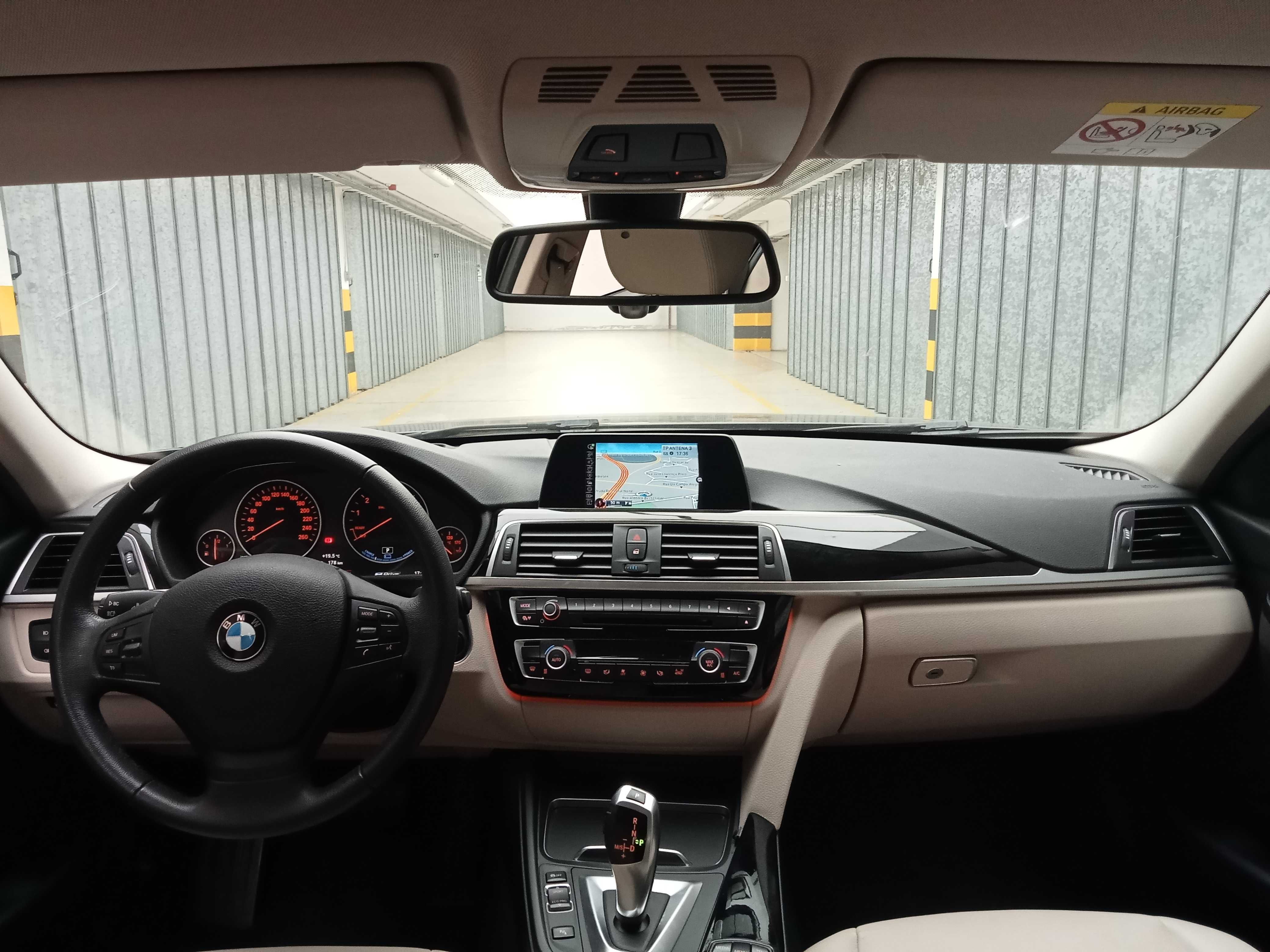 BMW 330e Híbrido Plug-In Luxury Line