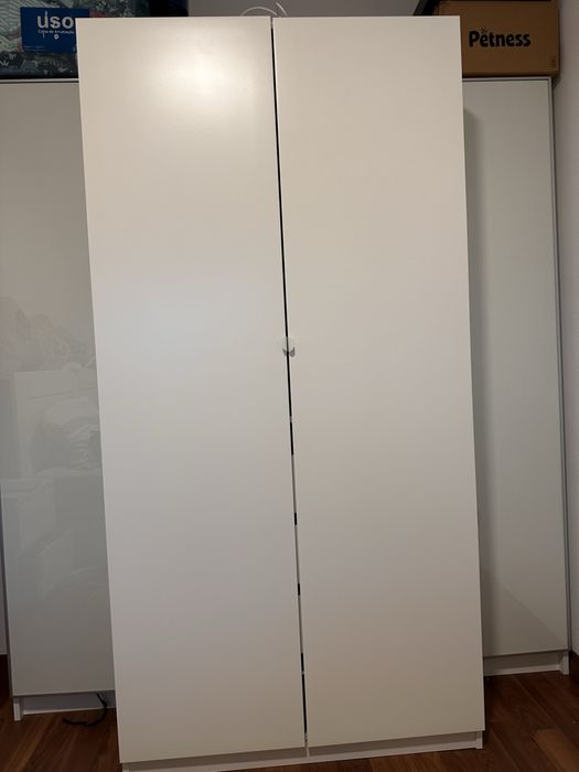 Roupeiro PAX como novo