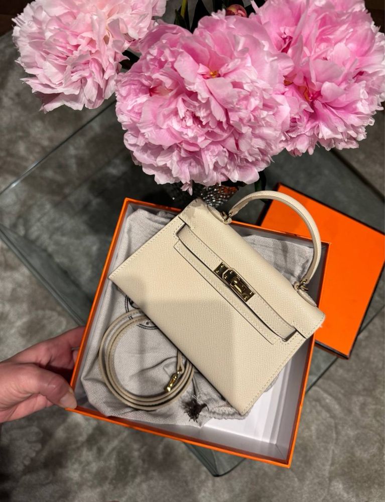 Неймовірна сумка Hermes Kelly молочна 19см