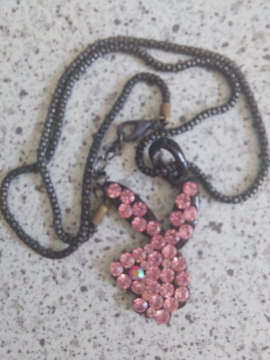 Króliczek playboya:) naszyjnik