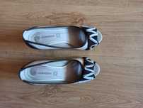 Buty z odkrytymi palcami rozmiar 38