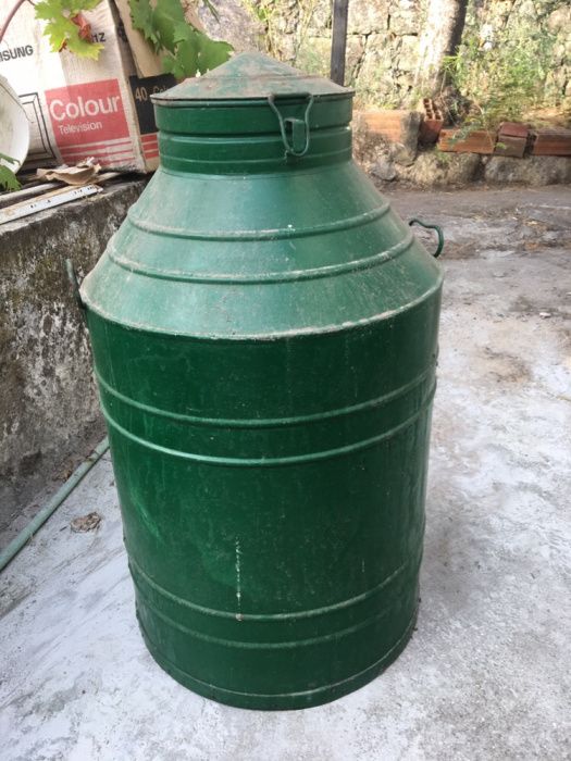 Pote Azeite limpo por dentro