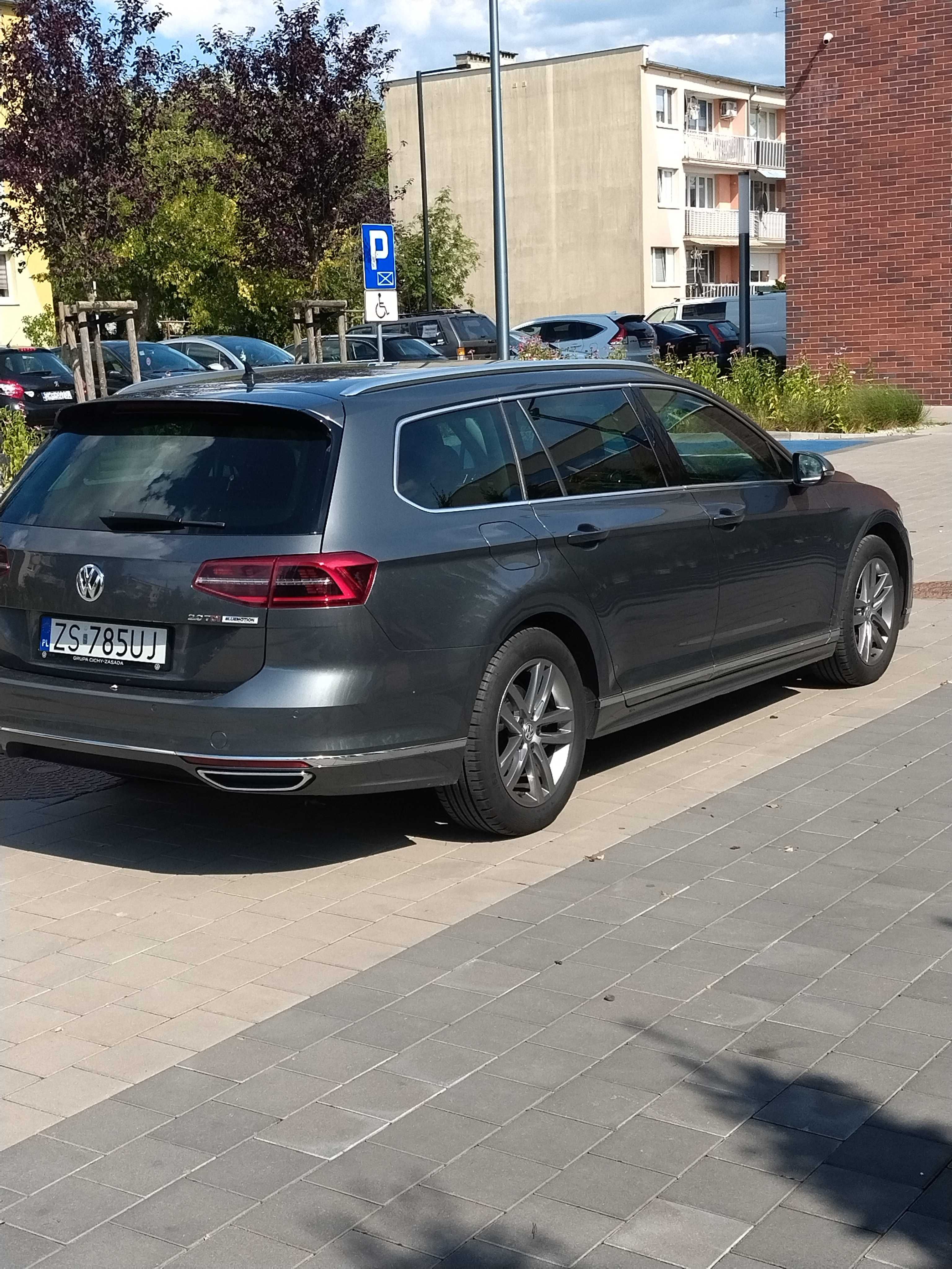 Volkswagen Passat R linę  190 km. Full led. Masaż.