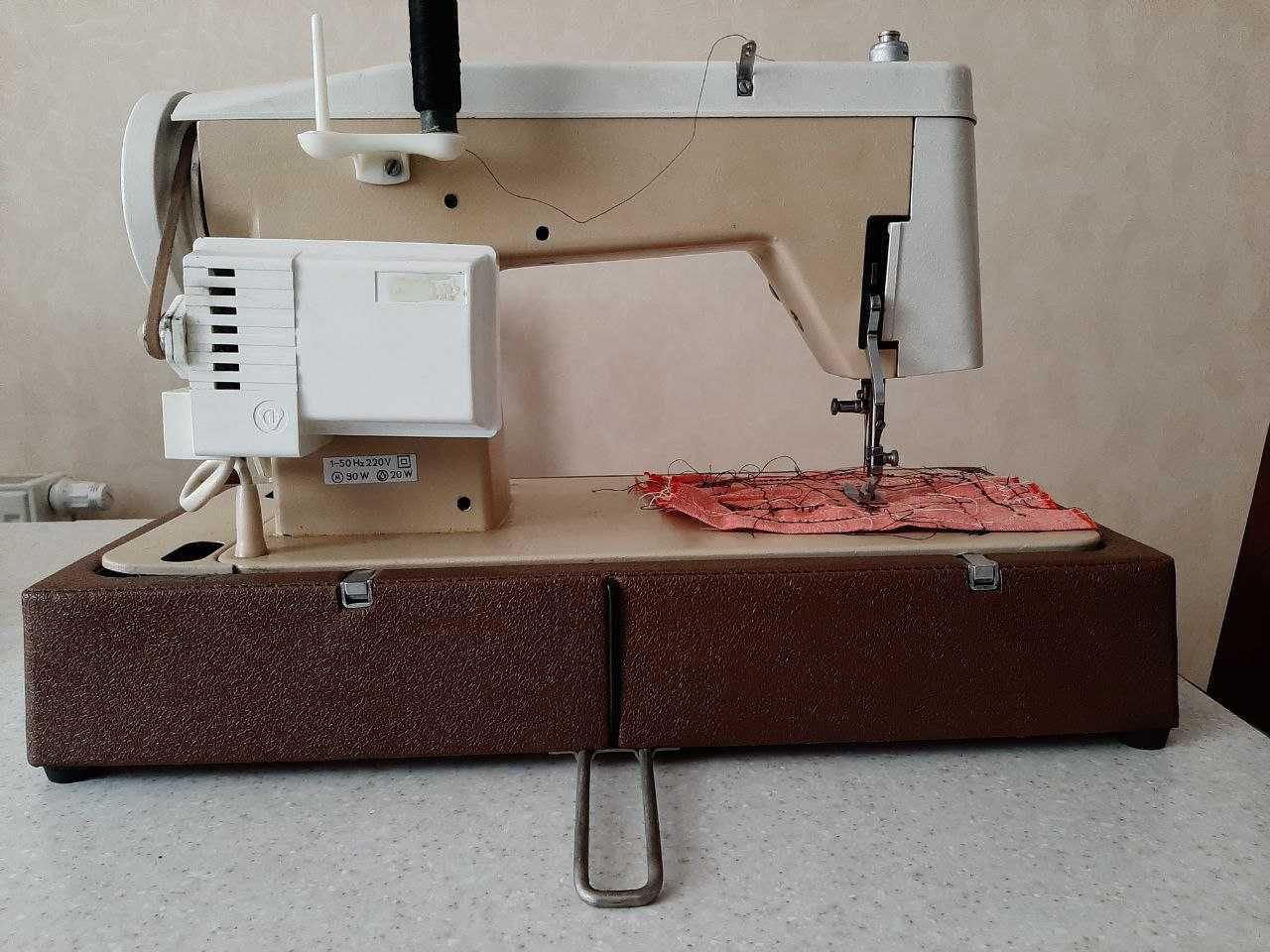 Швейна машинка  RADOM 466