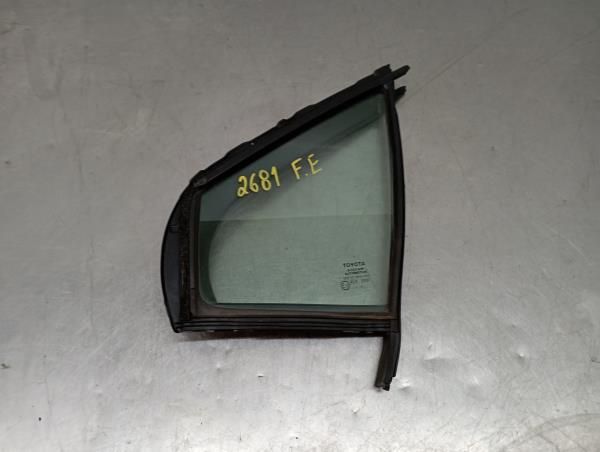 Vidro triangular frente esquerdo TOYOTA Yaris (_P13_)