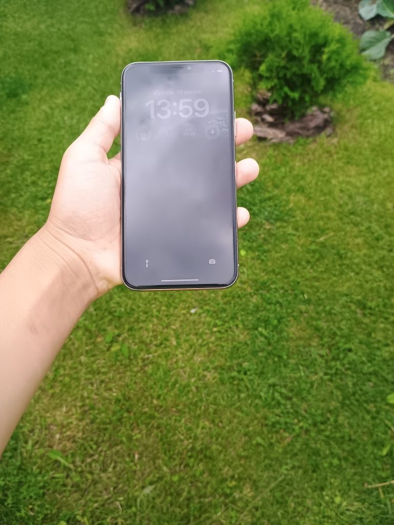 IPhone X 64 gb akb- 77%