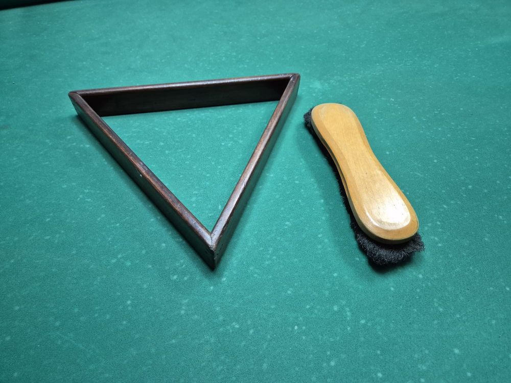 Mesa de Snooker c/ bolas, tacos e acessórios