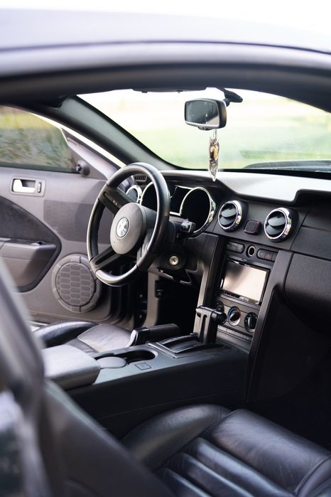 Продам Ford Mustang 4.0