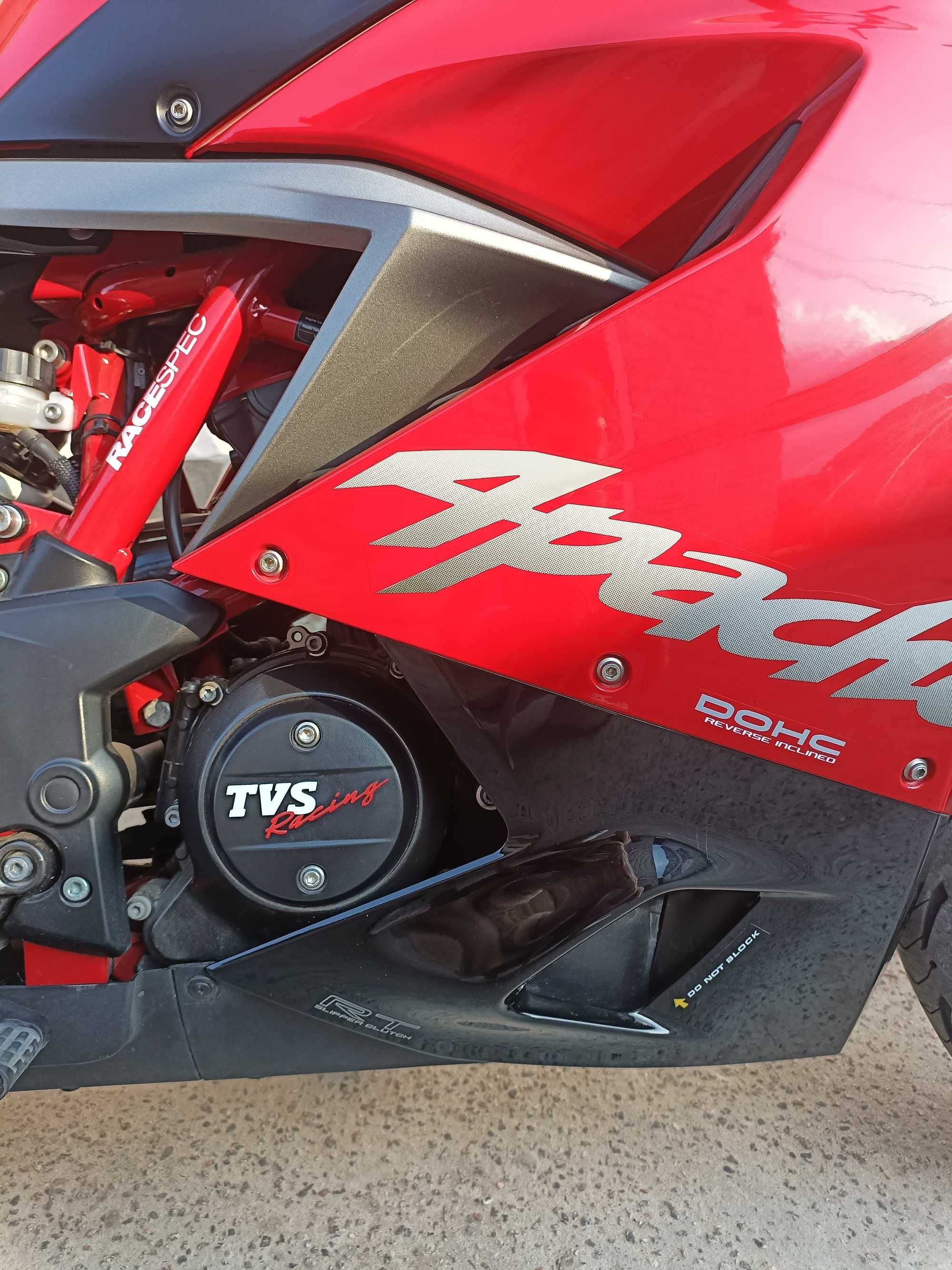 Мотоцикл TVS Apache RR 310