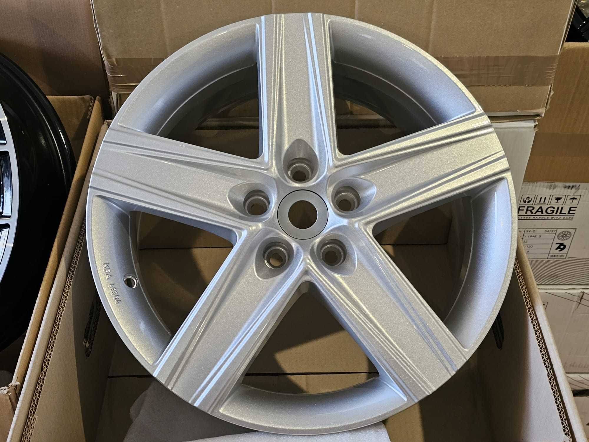 NIEMIECKIE Alufelgi 5x108 17 ET47 Opel Astra L 6 Grandland Combo MOCNE