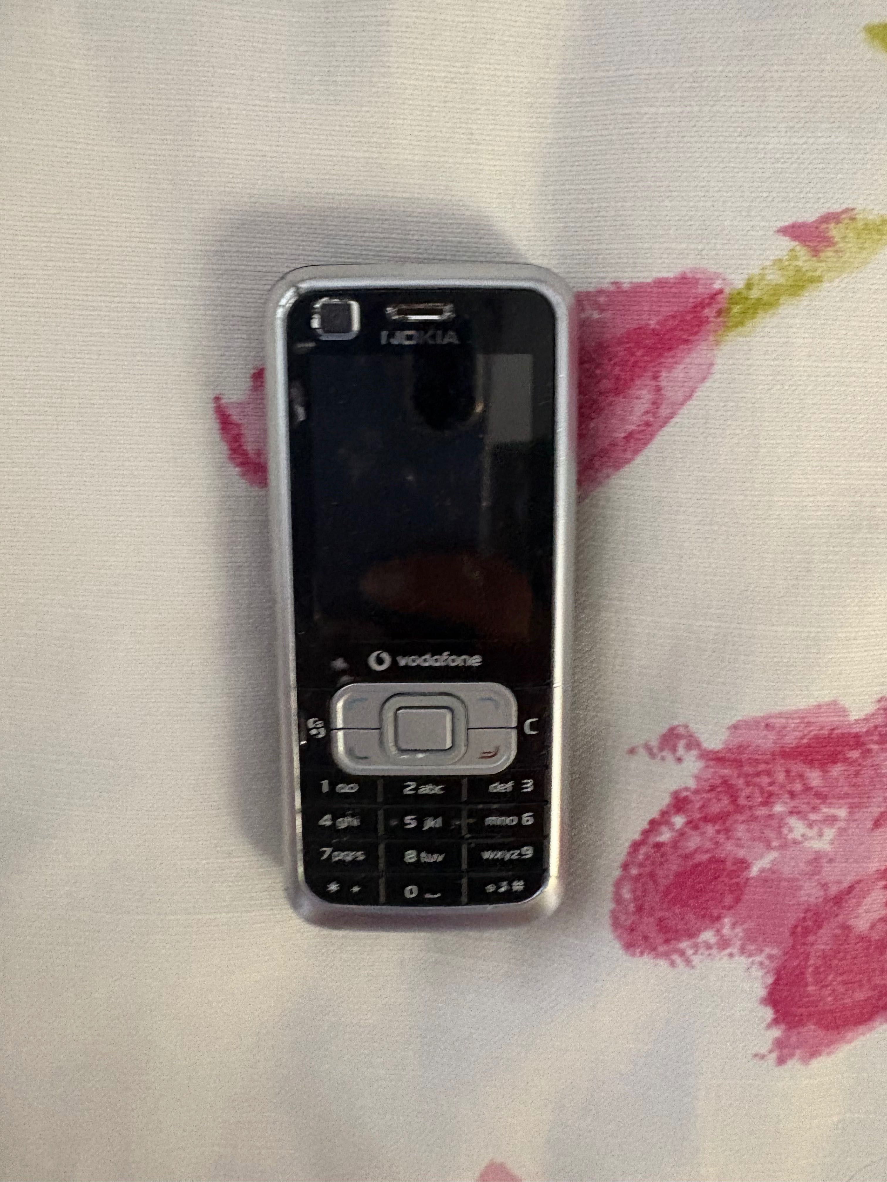 Telemóveis antigos anos 2000 (Nokia, iPod, Siemens)