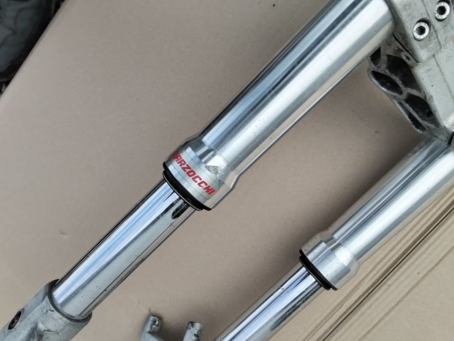 Zawieszenie przednie lagi sztyca Derbi GPR 50 125