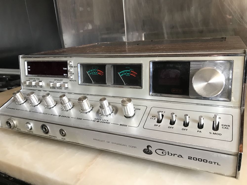 Radio CB Cobra 2000 com uma pequena avaria na receção