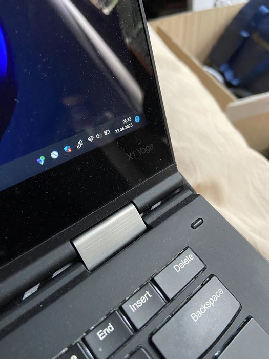 Lenovo ThinkPad X1 Yoga 2nd gen. Intel i5 / 8GB RAM / 256GB SSD