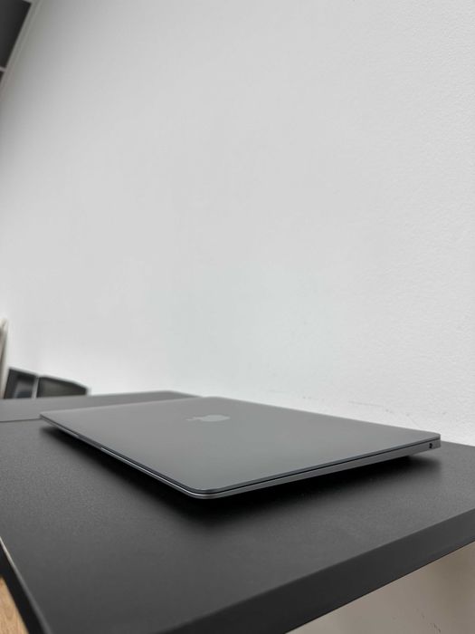Macbook Air 2020 (і3 /8 gb/512 ssd)