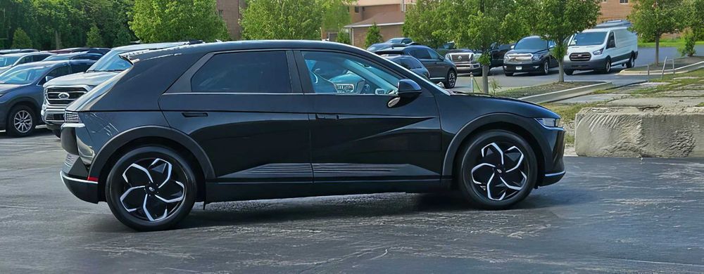 Hyundai Ioniq 5      2022