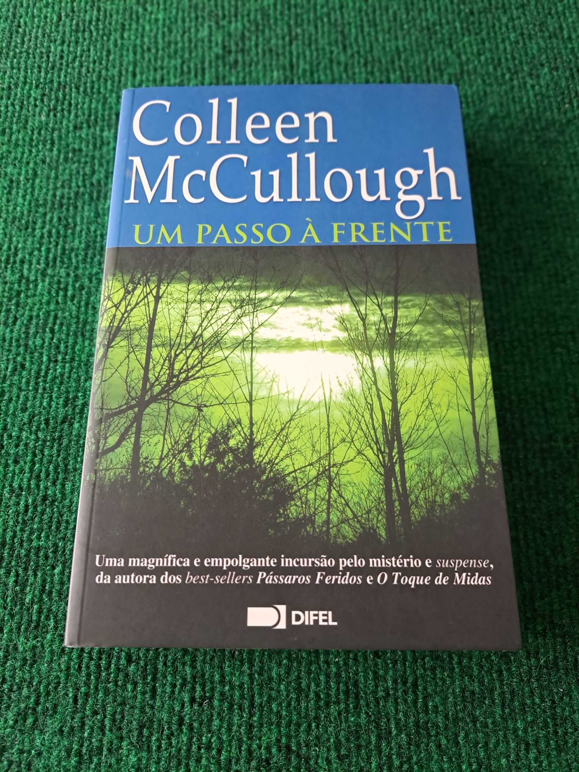 Um Passo à Frente - Colleen McCullough