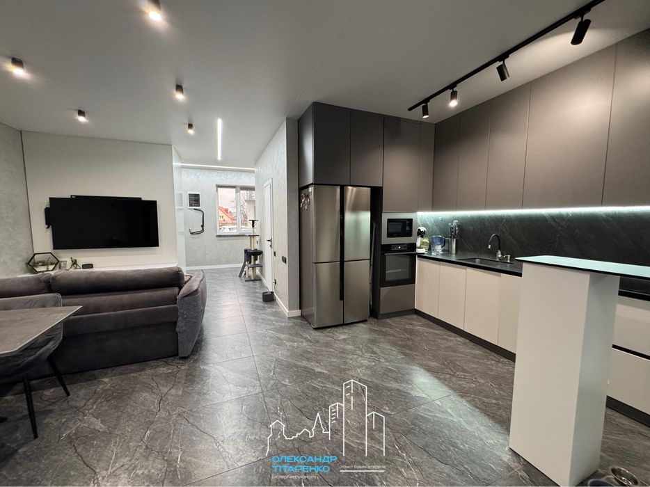 Сучасний котедж з ремонтом на МІКРОРАЙОНІ