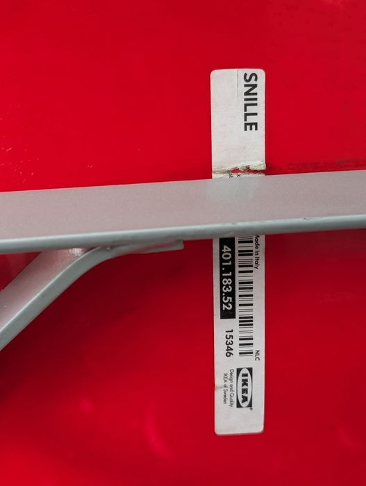 Cadeira vermelha IKEA