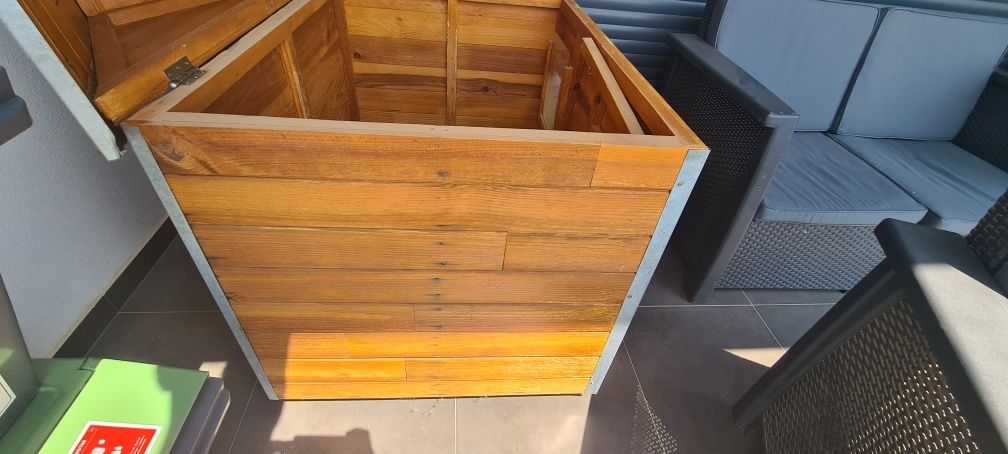 Casota de madeira para cão