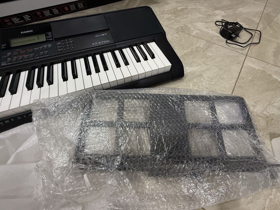 Casio CT-X700 синтезатор+ подарунок підставка