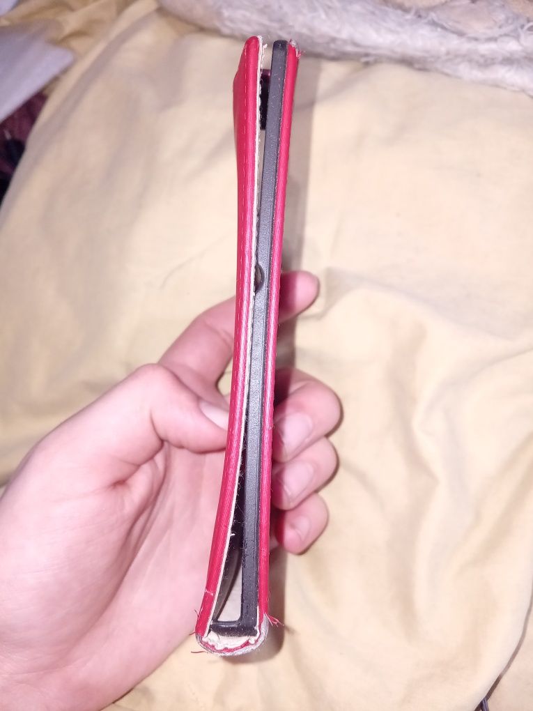 Etui na telefon.