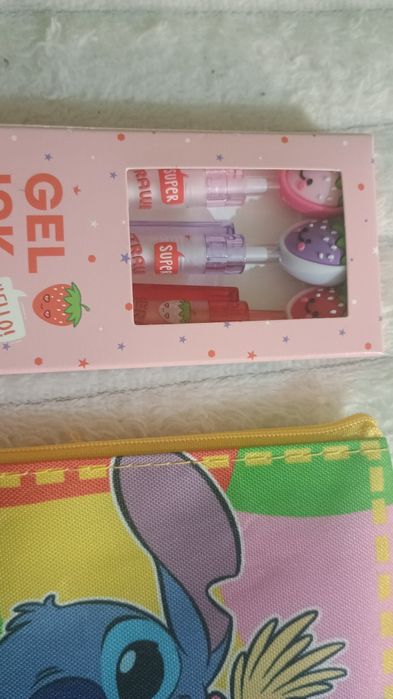 Nowy z metką zestaw piórnik i dlugopisy