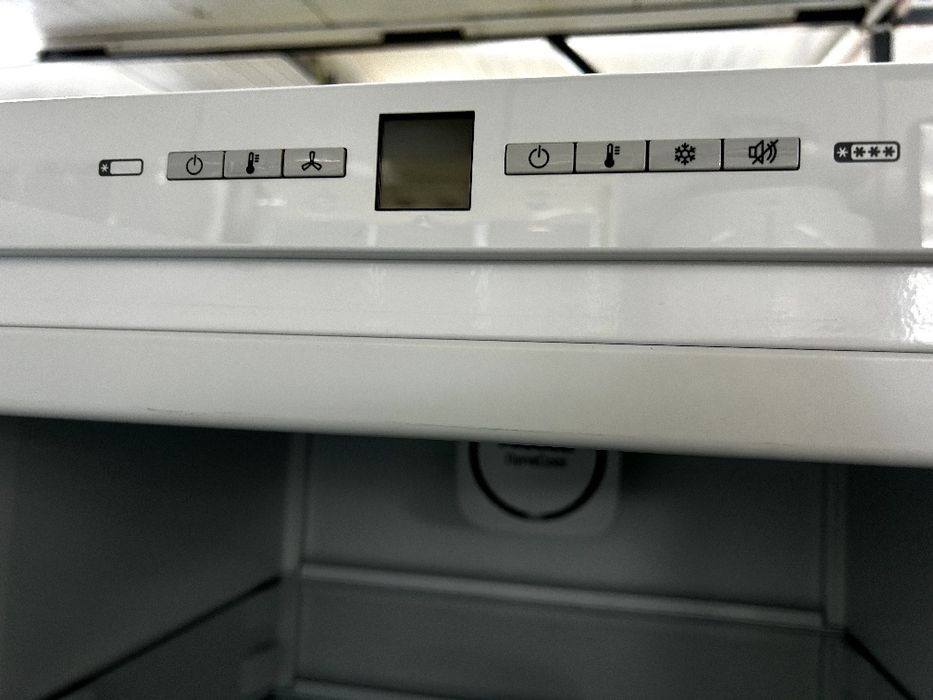 Холодильник Miele KFN 29142