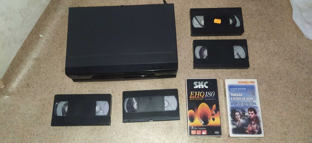 Видеомагнитофон funai vip-5000a mk2 с видеокассетами VHS *читай описан