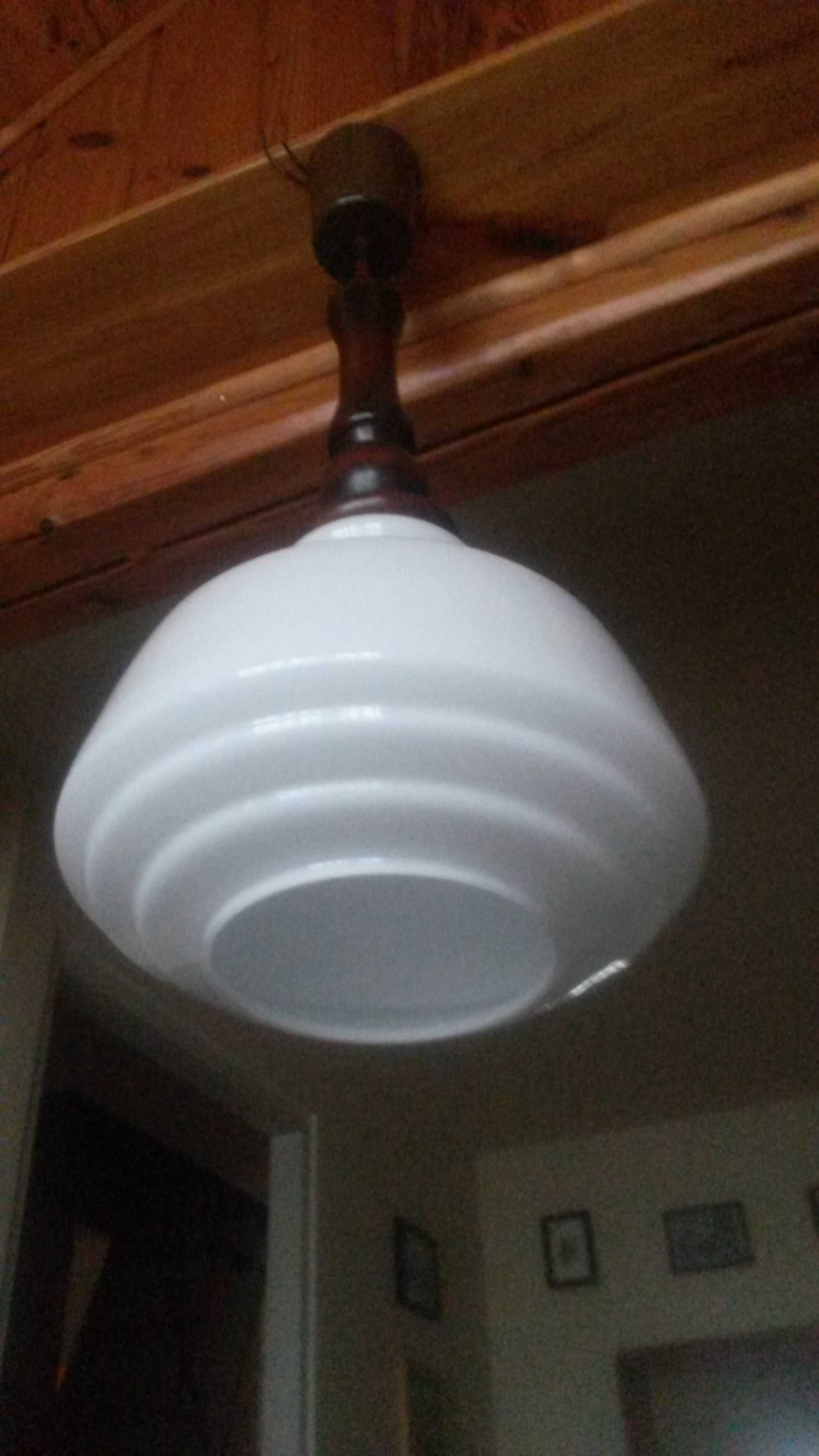 lampa sufitowa pojedyncza