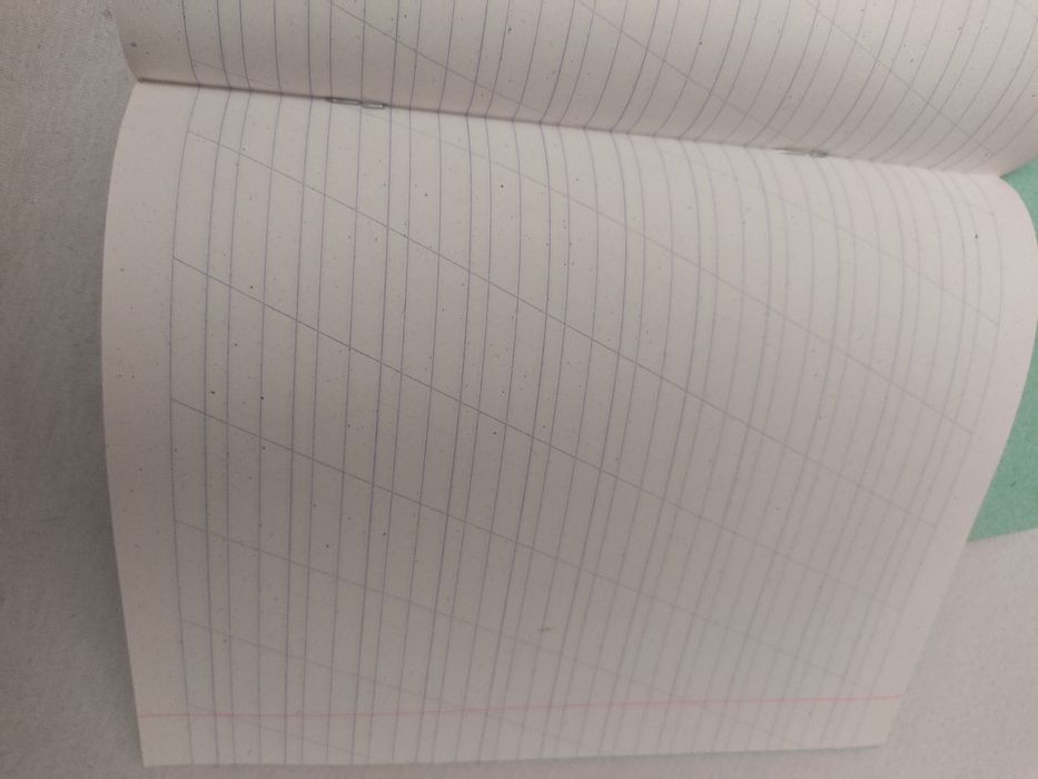 Продам тетради в косую линию