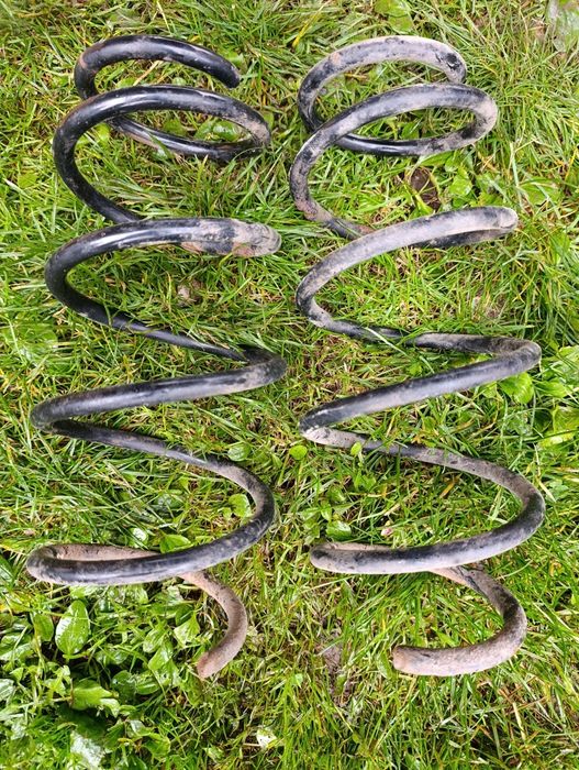 Пружина передня Fiat linea