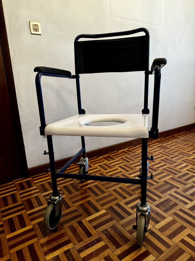 Cadeira de banho sanitária idoso