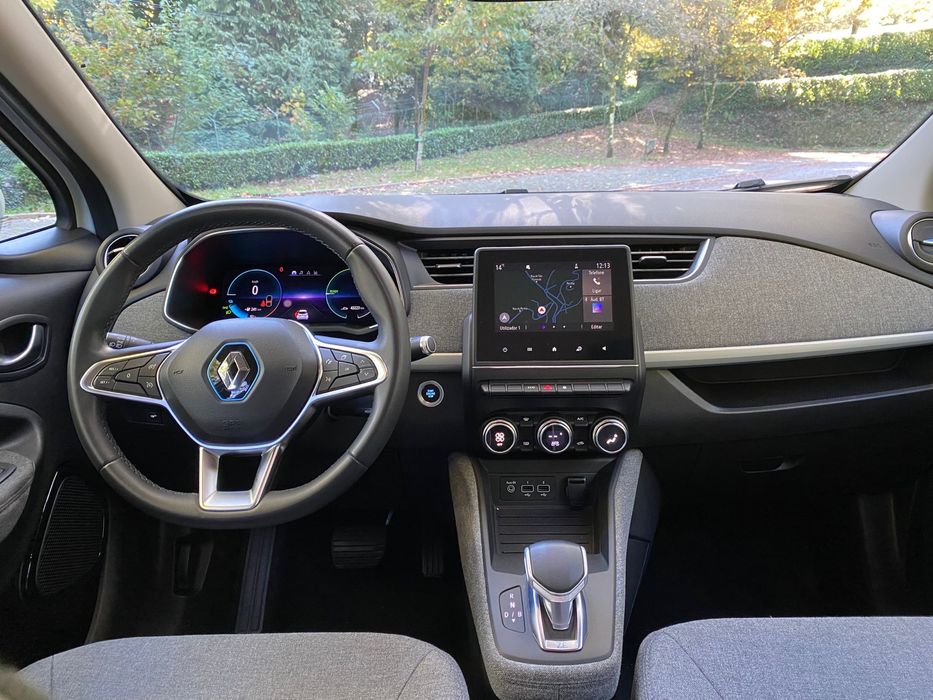 Renault zoe 50 cv eletrico com baterias proprias