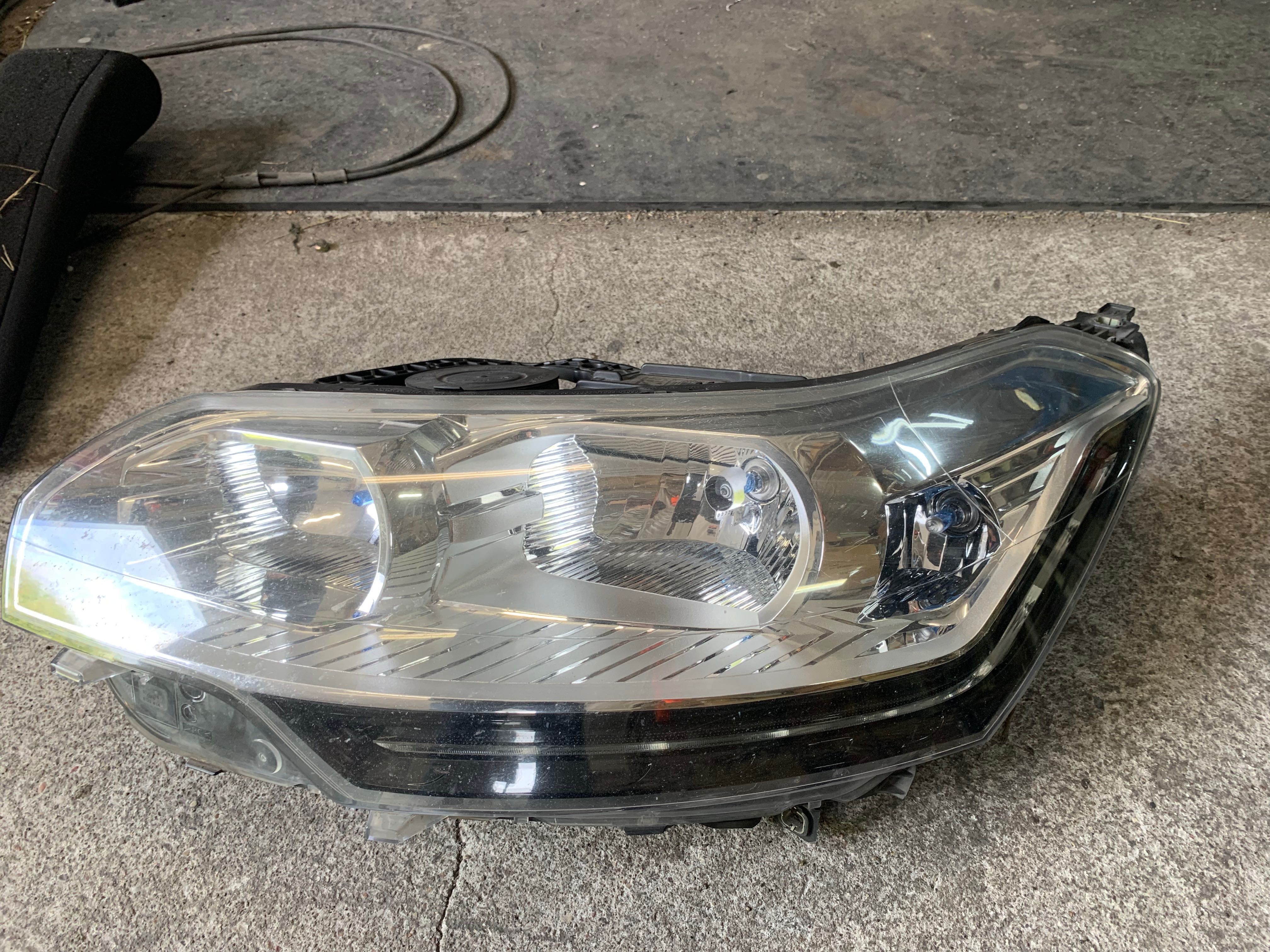 Citroen C5 X7 III 11-17 lampa reflektor LED lewy