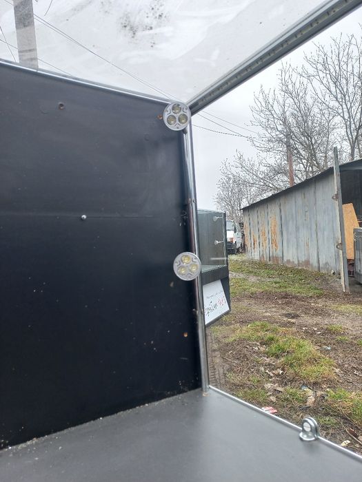 Шафа- вітрина для магазину