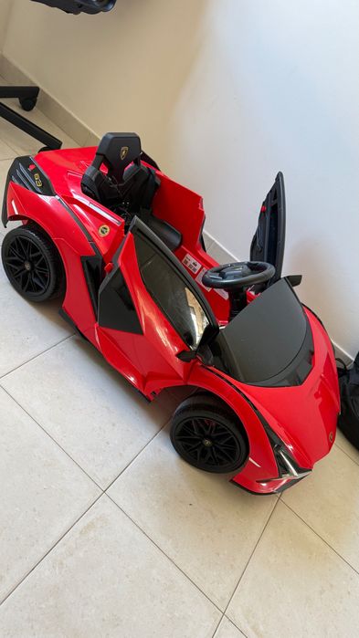 Carro elétrico infantil