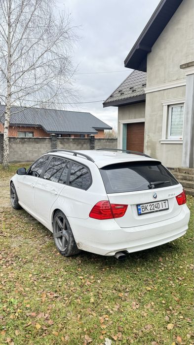 Бмв 318d Е91 2010 2.0 дизель механіка