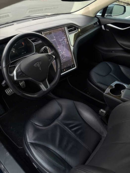 Tesla Model S P85      2014