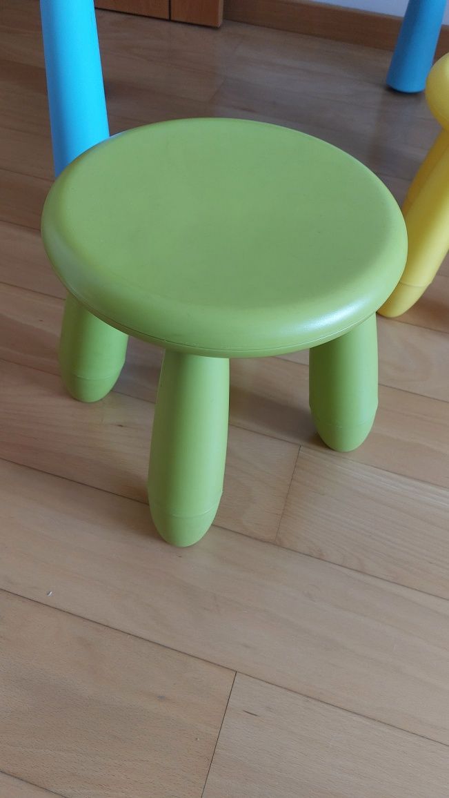 Mesa e bancos ikea