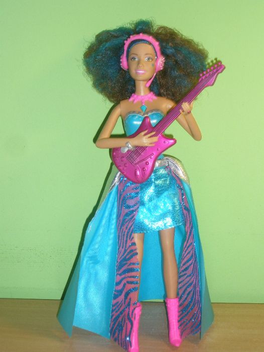 Barbie Rokowa Księżniczka - Erica śpiewa