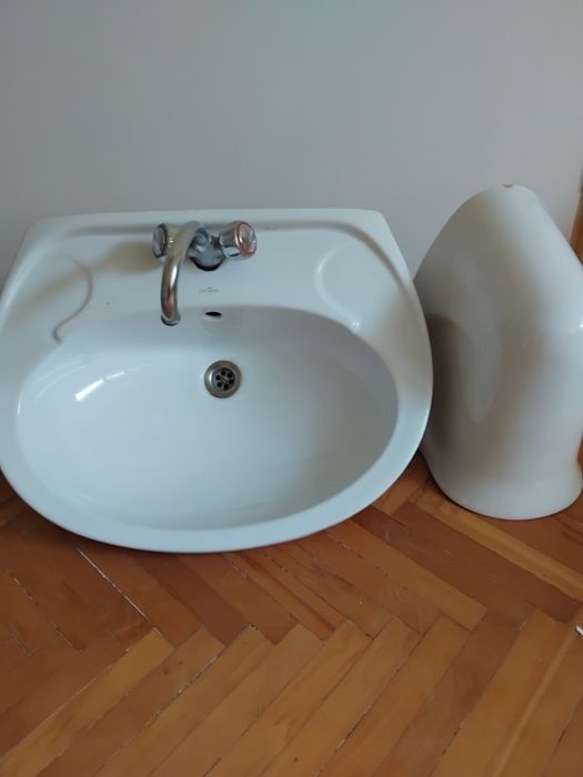 Umywalka 60 cm z baterią,półnogą,odpływ.