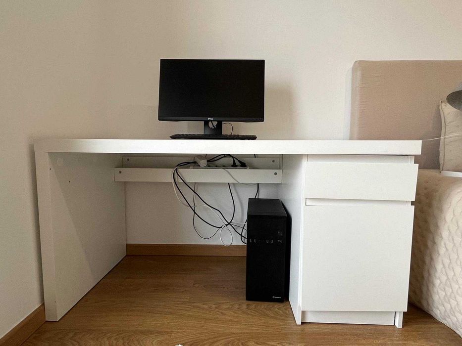 Secretária IKEA em Excelente Estado - Oportunidade!