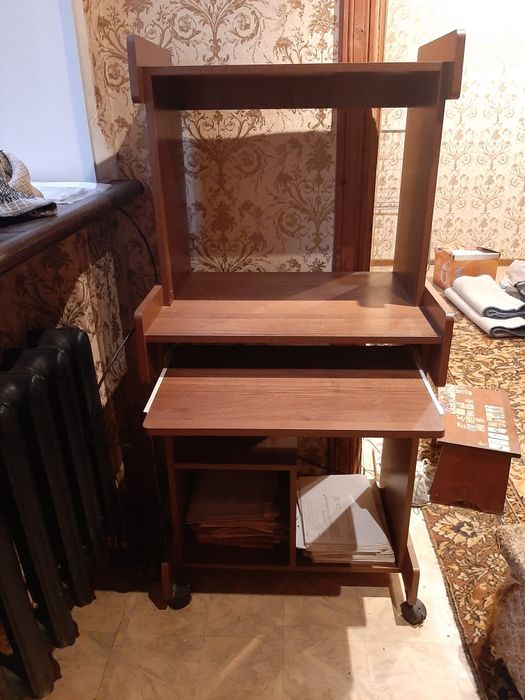 Продам комп'ютерний стіл