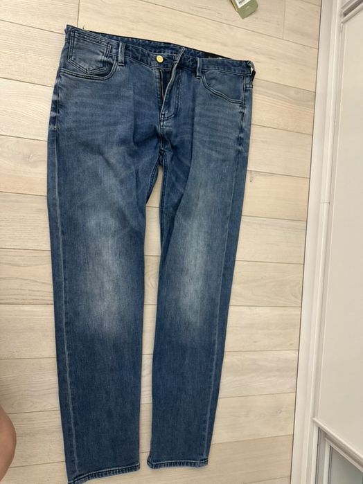 Продам джинси Armani Exchange