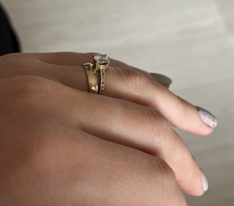 Кільце каблучка лимонне золото 585 розмір 17