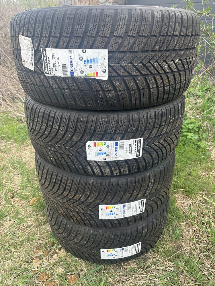 255 265 40 R21 Bridgestone 2022рік