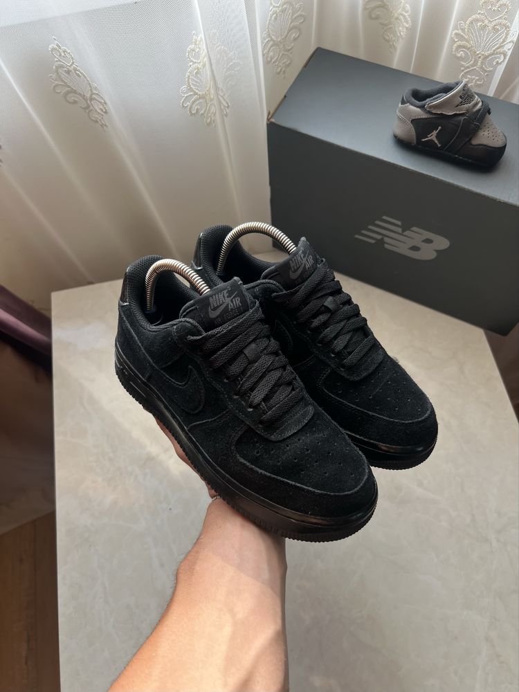 Кроссовки Nike Force 1 бархатний замш Розмір 37.5 Original Взуття