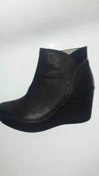 Buty damskie na koturnie rozm. 38. skóra naturalna